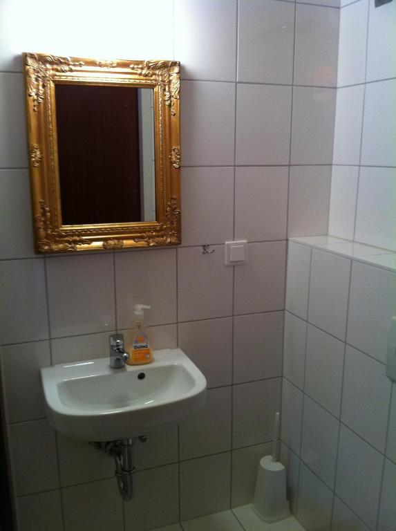 Weltempfaenger Backpacker Hostel Кёльн Номер фото